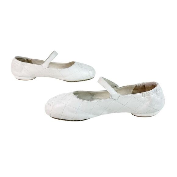 CHANEL White Cambon Maryjane Ballet Flat US 10.5 CC Logo Leather Shoes Round Toe - Picture 3 of 11